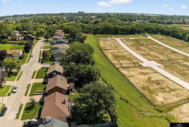 8311 Read Street, Omaha, NE 68122