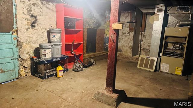 3540 S Spring Avenue, St Louis, MO 63116