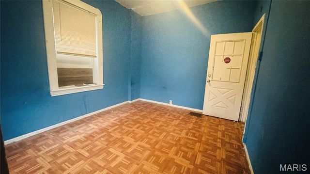 3540 S Spring Avenue, St Louis, MO 63116