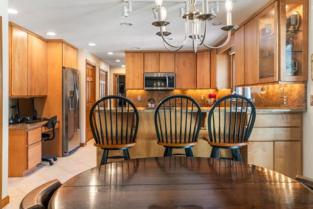 15 Martingale Road, Amherst, NH 03031