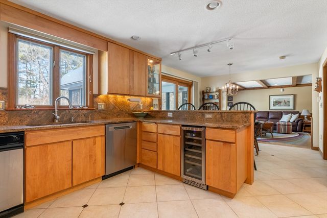 15 Martingale Road, Amherst, NH 03031