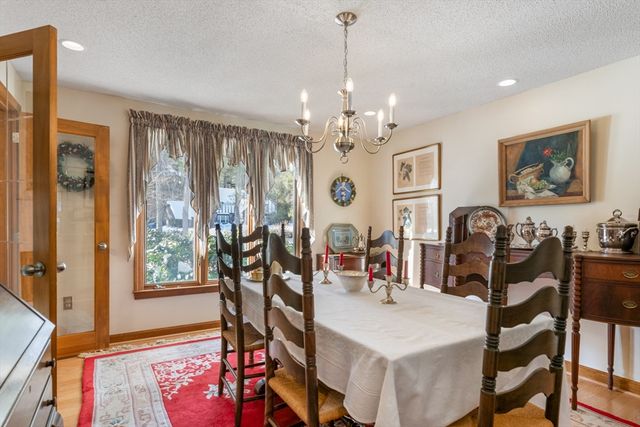 15 Martingale Road, Amherst, NH 03031