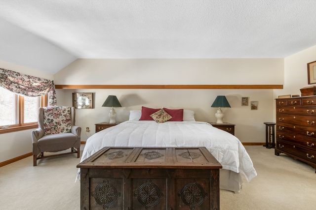 15 Martingale Road, Amherst, NH 03031