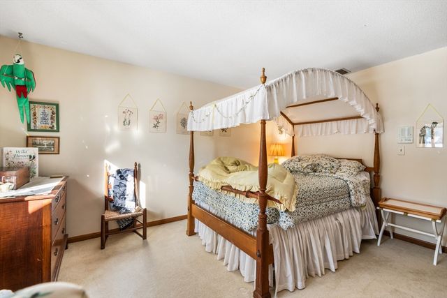 15 Martingale Road, Amherst, NH 03031