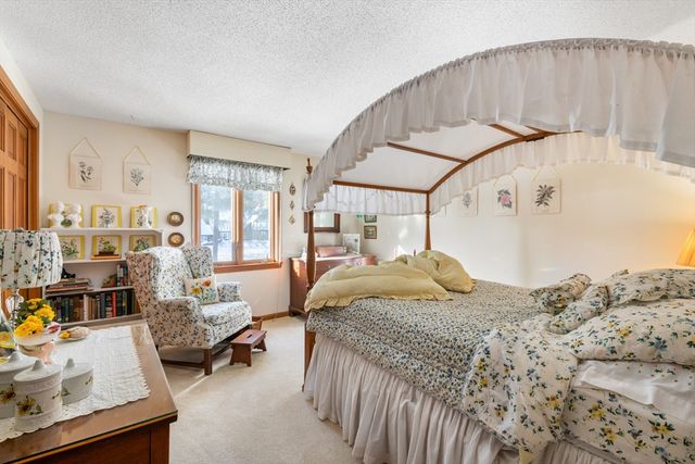 15 Martingale Road, Amherst, NH 03031