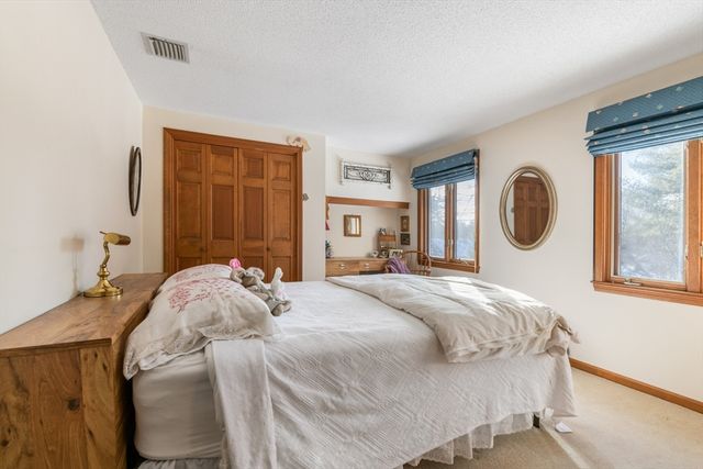 15 Martingale Road, Amherst, NH 03031