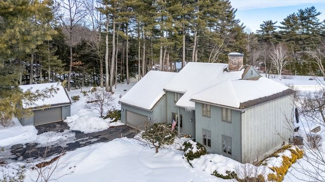 15 Martingale Road, Amherst, NH 03031