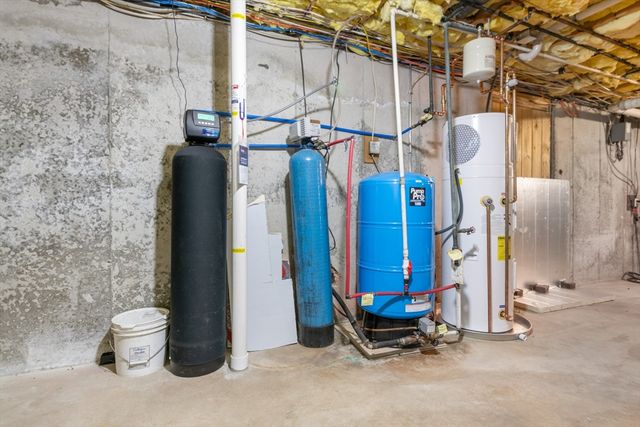 15 Martingale Road, Amherst, NH 03031