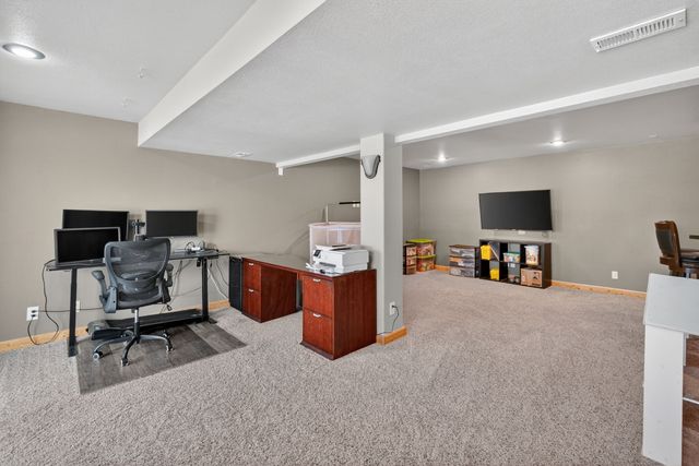 332 NW Driftwood Drive, Ankeny, IA 50023