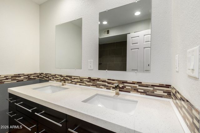 5807 S PALM Drive, Tempe, AZ 85283