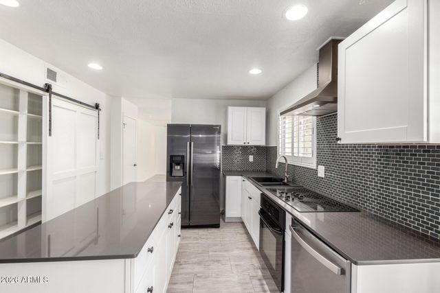 5807 S PALM Drive, Tempe, AZ 85283