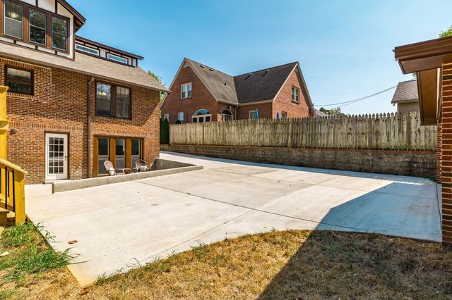 311 Walnut St, Springfield, TN 37172