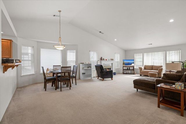 88 Mountain View Drive, Phoenix, OR 97535