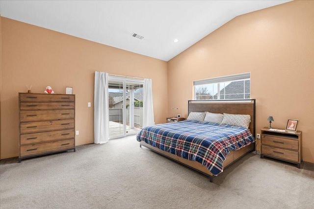 88 Mountain View Drive, Phoenix, OR 97535