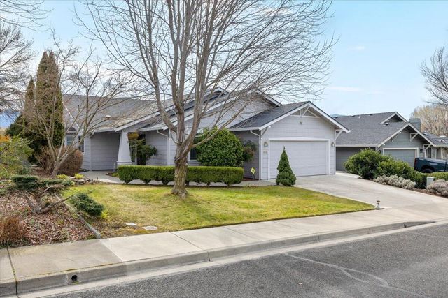 88 Mountain View Drive, Phoenix, OR 97535