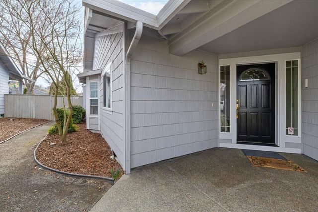 88 Mountain View Drive, Phoenix, OR 97535