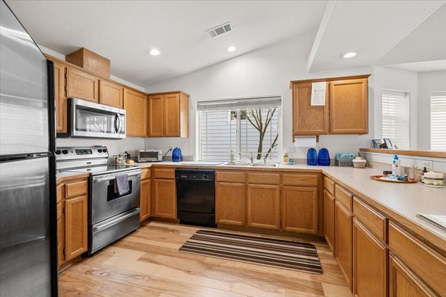 88 Mountain View Drive, Phoenix, OR 97535