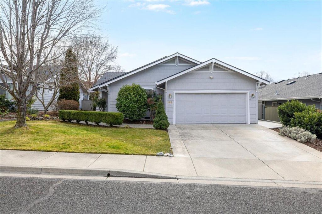 88 Mountain View Drive, Phoenix, OR 97535