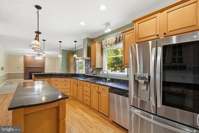 7860 LAKES END CT, La Plata, MD 20646
