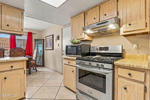 1707 RUSS RANDALL Street, El Paso, TX 79936