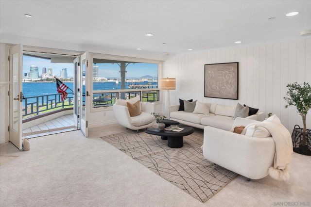 1099 1st 211, Coronado, CA 92118