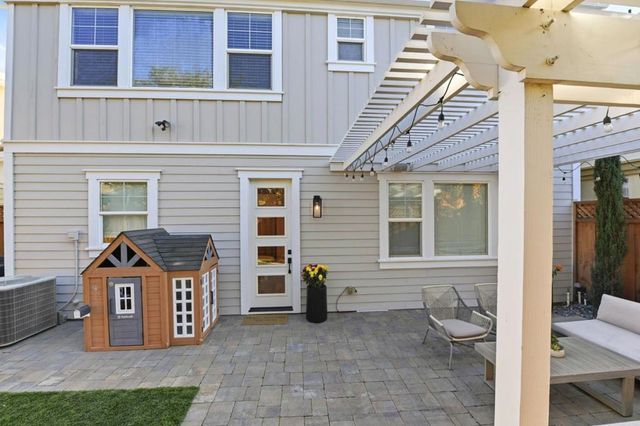 17725 Calle Mazatan, Morgan Hill, CA 95037