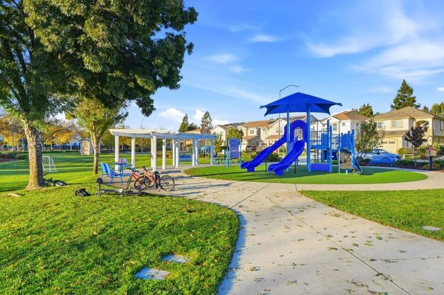 17725 Calle Mazatan, Morgan Hill, CA 95037