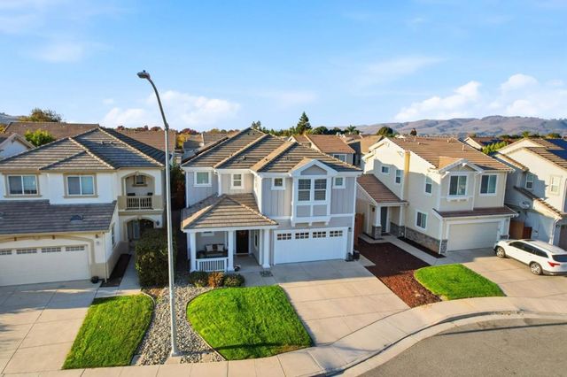 17725 Calle Mazatan, Morgan Hill, CA 95037