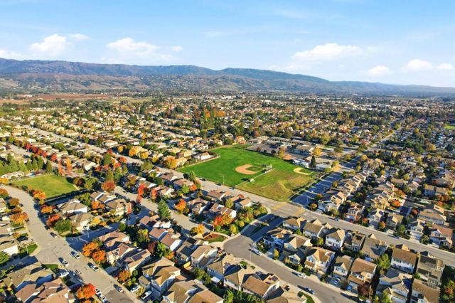 17725 Calle Mazatan, Morgan Hill, CA 95037