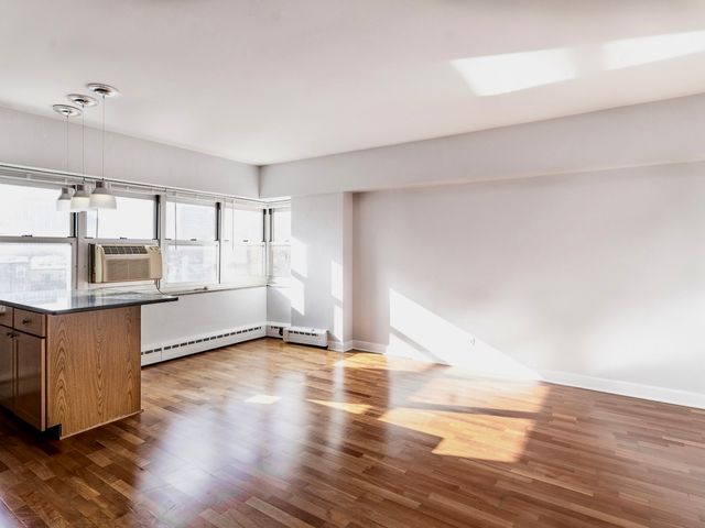 4960 N Marine Drive 616, Chicago, IL 60640