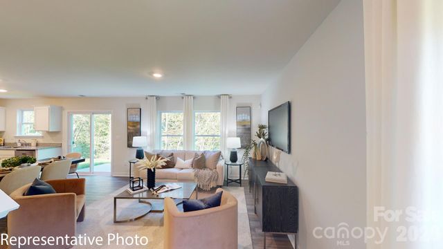 2107 10th Street SE, Hickory, NC 28602