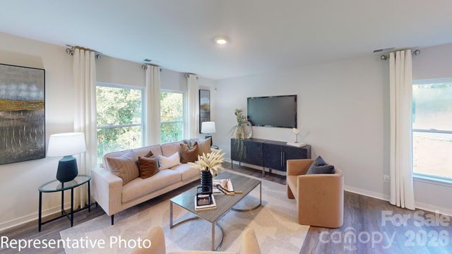 2107 10th Street SE, Hickory, NC 28602
