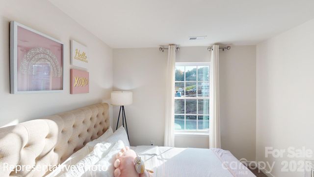 2107 10th Street SE, Hickory, NC 28602