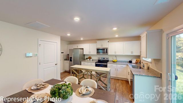 2107 10th Street SE, Hickory, NC 28602