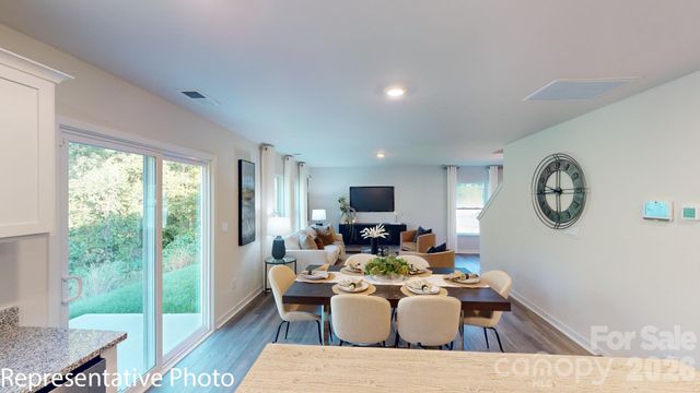 2107 10th Street SE, Hickory, NC 28602