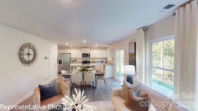 2107 10th Street SE, Hickory, NC 28602