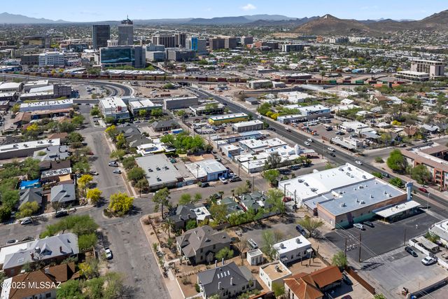 717 N 7th Avenue D, Tucson, AZ 85705