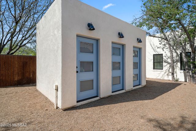 717 N 7th Avenue D, Tucson, AZ 85705