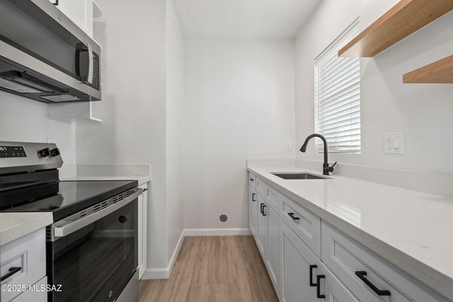 717 N 7th Avenue D, Tucson, AZ 85705