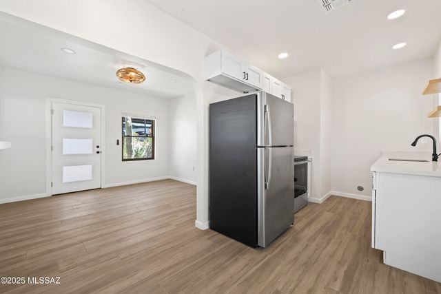 717 N 7th Avenue D, Tucson, AZ 85705