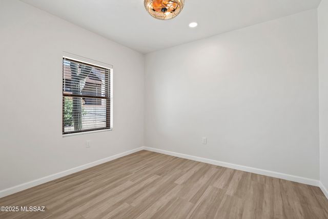 717 N 7th Avenue D, Tucson, AZ 85705