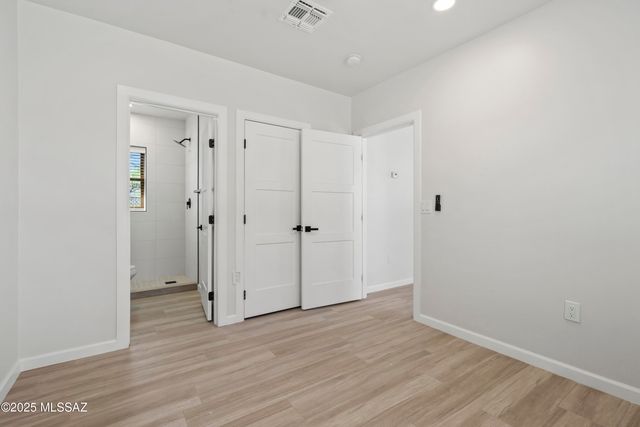 717 N 7th Avenue D, Tucson, AZ 85705