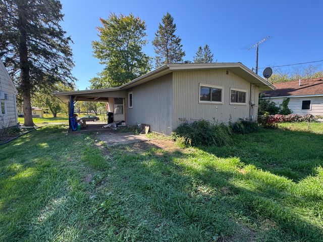 214 Division St., Sandstone, MN 55072