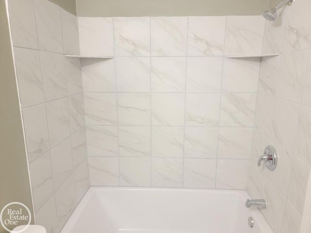 17118 Kingsbrooke Drive 77, Clinton Township, MI 48038