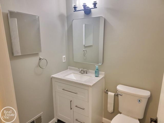 17118 Kingsbrooke Drive 77, Clinton Township, MI 48038