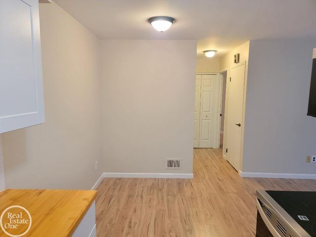 17118 Kingsbrooke Drive 77, Clinton Township, MI 48038