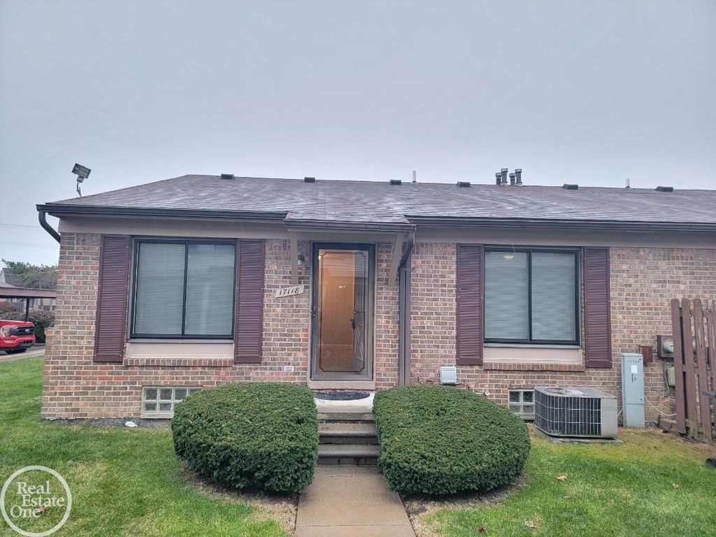 17118 Kingsbrooke Drive 77, Clinton Township, MI 48038