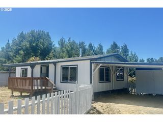 359 N 8TH St, Lakeside, OR 97449
