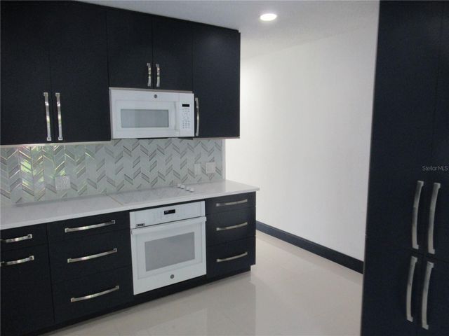 2449 COLUMBIA DR. 21, Clearwater, FL 33763