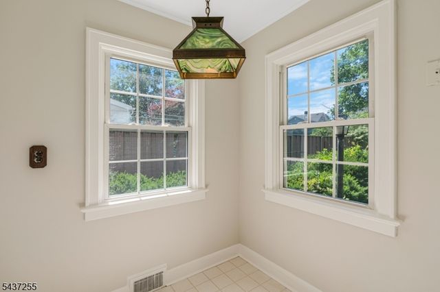 28 E Young St, Somerville Boro, NJ 08876